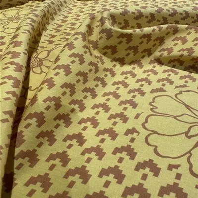 Welche Beschaffenheit hat Seidenstoff?